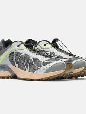 Salomon XT-WHISPER Moonpack Unisex sneaker in Castlerock/Silver/Hazelnut